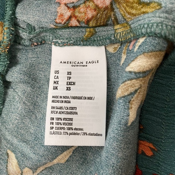 NWOT‼️ American Eagle Flower Shorts - Picture 6 of 6